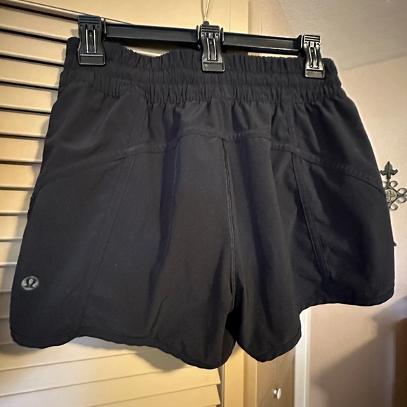 Lululemon black high rise lined running shorts size 8 - Picture 2 of 2